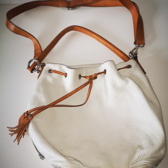 Roots Handbags - Vintage Roots leather crossbody bag